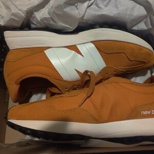 New Balance 327
